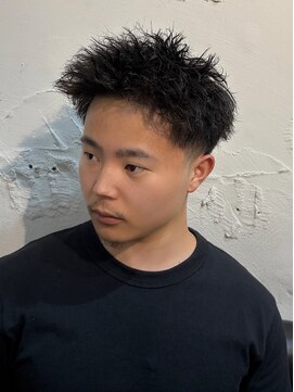 クオンヒール 淀屋橋店(QUON HEAL) ツイストピンパーマ/スパイキーショート/テーパーフェード×