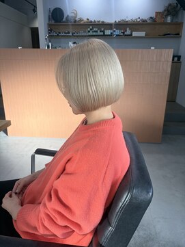 リブ(LIV) ミルクティーベージュ/ハイトーンカラー/ミニボブ