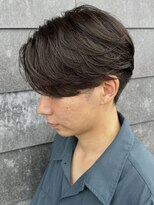 ヒュイル バイ ニアウ(Hwyl by Niau) MEN’S/リバースセンターパート/ニュアンスパーマ/伊勢崎