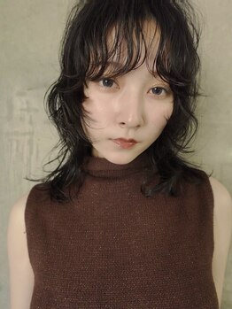 ソワ オモテサンドウ(SOIE OMOTESANDO)の写真/ラフなパーマと大人なレイヤーでカットとパーマのバランスが上手なダメージレスな髪♪