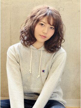 ヘアサロン シロップ(Hair Salon Syrup) 『ミックスフェザーウェーブ』×『カーキマットアッシュ』