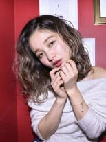 大人ミディ_耳かけウェーブパーマフォギーベージュ_87298