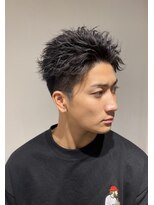 20代メンズヘア2022秋　アイロンセット風ショートツイスパ
