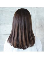 グリン 栄(grin)&nbsp;後ろ姿も美しい美髪セミロングby橋本圭司