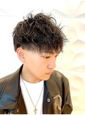 黒髪短髪/ツイストスパイラル/テーパーフェード/20代メンズ