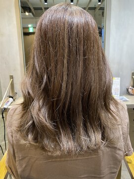 エイト 上野店(EIGHT ueno) ミルクティーベージュ