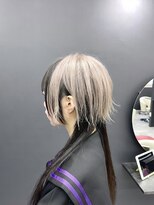 ホワイト 梅田(white) ロングウルフ×アンブレラカラー×ホワイトベージュ