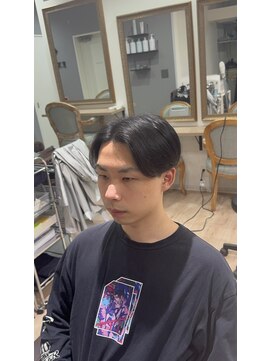 エクシア 西梅田店(EXCIA) 刈り上げセンターパート