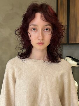 ミディアムウルフ/ウルフパーマ/赤髪