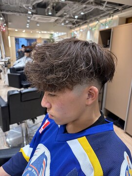 ルースト 渋谷店(ROOST) MEN’S HAIR/波巻ツイストスパイラル/フェザーパーマ/眉毛/渋谷