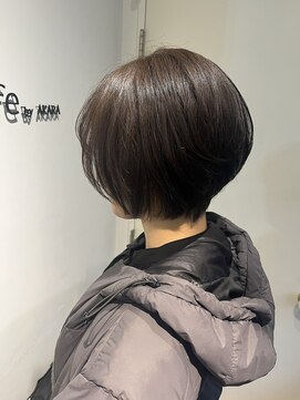 トライフ バイ アカラ(Trife by AKARA) 丸くびれショートカット