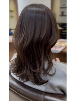 ヘアケアアンドヘアデザイン リベール(L:belle) ひし形レイヤー艶ブラウンミディ