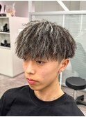 刈り上げセンターパート/波巻きツイストスパイラル/大阪
