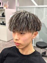 ルースト 心斎橋店(ROOST) 刈り上げセンターパート/波巻きツイストスパイラル/大阪
