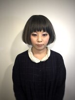 プランクスター(prankster)&nbsp;［prankster]ダークグレーにポイントカラーのボブスタイル