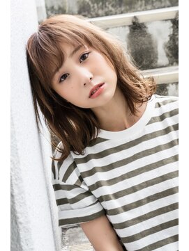 クラウンズヘア 外ハネミディ