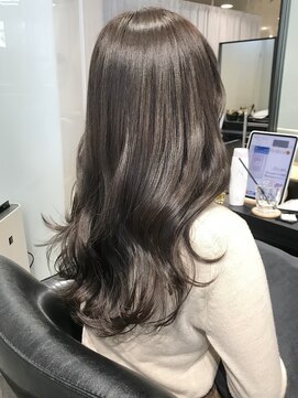 ラブクロムトーキョー オモテサンドウ(LOVECHROME OMOTESANDO) 韓国風ロングくびれヘアダークグレージュの透け感メルティカラー