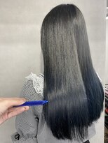 アドラ(ADLLA) 髪質改善ULTOWA × ブルー強めのブルーブラック