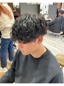 マウ(mau) 波巻きパーマ　波巻きスパイラル　メンズカット