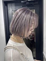 フォーク(FOLK)&nbsp;白髪ぼかしハイライト_グレージュ_ショートボブ【30代40代】