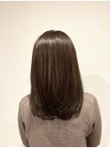 セミロング×ベージュカラー