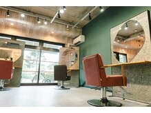 レタルヘアー(Letal HAIR)の雰囲気（オシャレな店内とテラスからの外の景色がオススメ★駐車場完備♪）