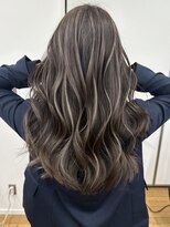 ヨロ 上野(YOLO) ハイライトカラーミルクティーベージュ海外レイヤーカット