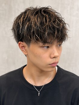 インフィニィト ネオ(INFINITO NEO)の写真/ツイスト・波巻き・ニュアンスまで、似合わせメンズパーマが得意です。