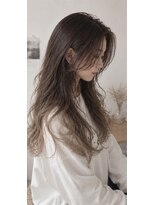 ゼロ 伊勢店(ZERO) 透明感あふれるグラデーショングレージュ