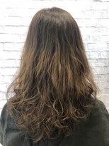 ミーティア バイ クアトロ(Meteor By QUATRO) パーマスタイル