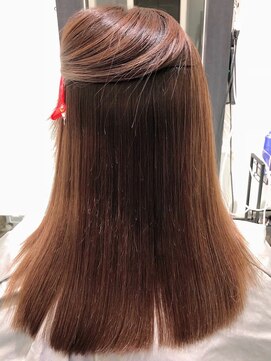 大嶋直樹の美容室 表参道 高難易度縮毛矯正＝手で乾かしただけです。本当です。