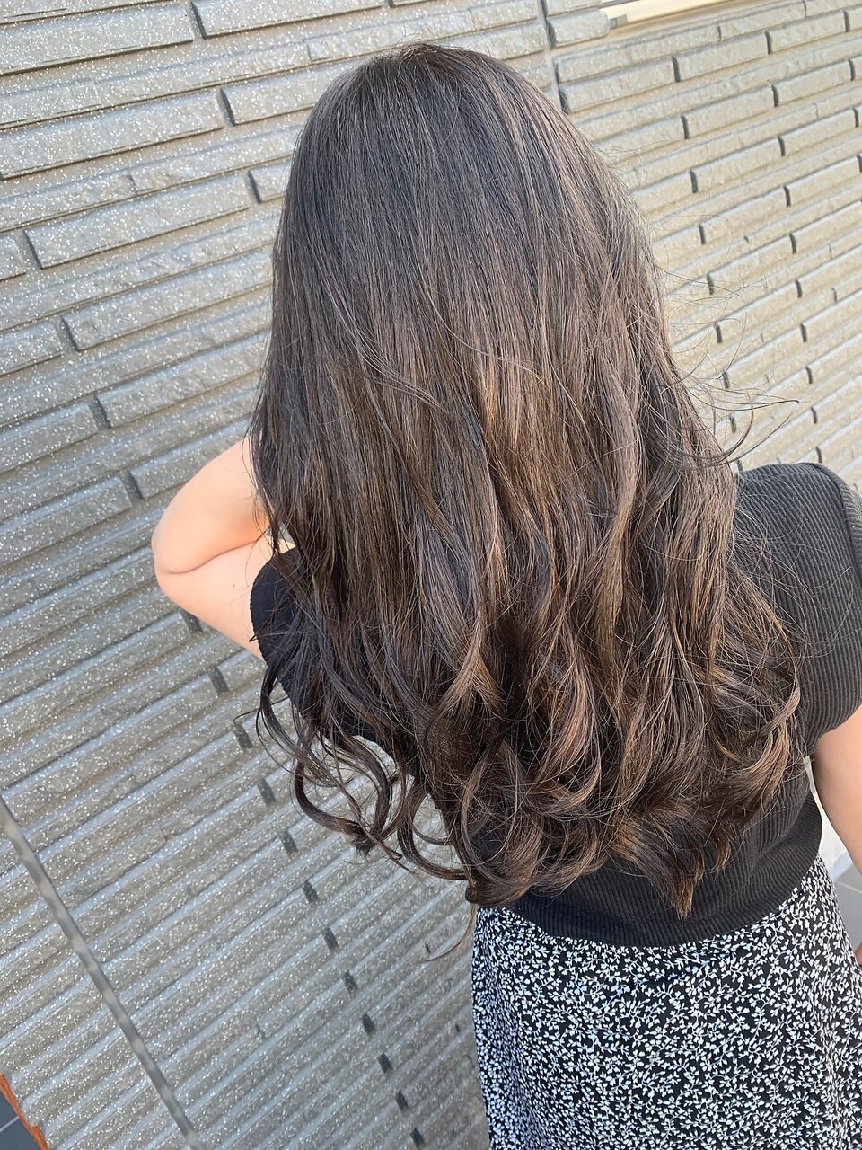 【人気No. 2】 カット+シングルカラー+ヘッドスパ20min+金TR \12050→￥ 9750