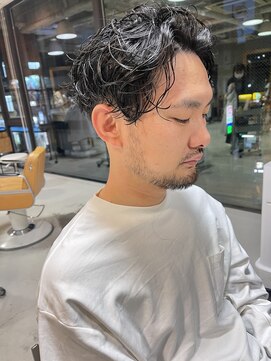ヘアー アイス ルーチェ(HAIR ICI LUCE) 2ブロックセンターパートパーマ / 井上