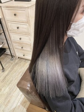 ヘアアンドリラクシングルーム アールフラン(Hair&Relaxingroom arFranc) ホワイトグレー