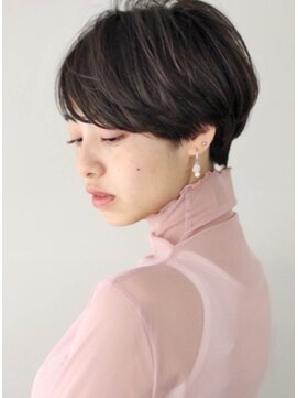 サーカス バイ ビュートリアム 青山(CIRCUS by BEAUTRIUM) 黒髪　ハンサムショート　手入れ簡単　マッシュショート　小顔