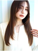 湿気も怖くない!サラ艶ロングヘア