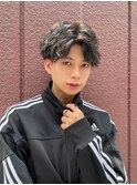 センターパートツイストスパイラルパーマ刈り上げメンズパーマ