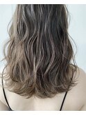 立体感のと透明感のある大人のハイライトカラー×ロングヘア