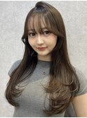 毛先に動きを出すレイヤーカット/透明感オリーブグレージュ