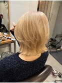 ブロンドベージュ×レイヤーボブ