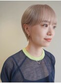 ホワイトベージュ/髪質改善/ダブルカラー/ブリーチ/20代ショート