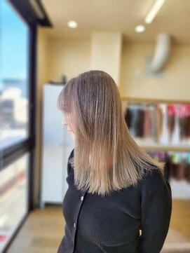 ミラシィ 成田(Mirashy) ハイライトカラーミルクティーベージュレイヤーカット