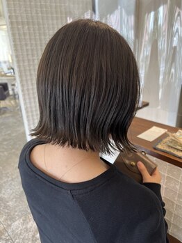 ヨハヘアガーデン(YOHA HAIR GARDEN)の写真/骨格や髪質に合わせてあなたに似合うデザインに仕上げる！抜け感とこなれ感がでて品のある雰囲気に◎
