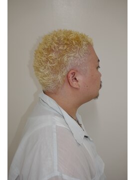 メリケンバーバーショップ トーキョー(MERICAN BARBERSHOP TYO) 考案者が施術するEASYPUNK(ヌマタユウト)7