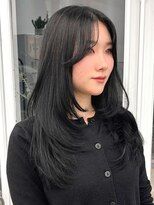 ニトバイアンキシム(nit by ahnkism)&nbsp;レイヤーカット顔まわりストレートロングレイヤー堀江