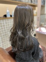 ケシキ 立川 立川南口(keshiki)&nbsp;透明感重視のモスグリーンベージュ　レイヤーカット
