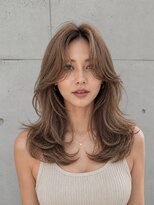 Vanir美容室【11/1NEW OPEN（予定）】&nbsp;小顔効果抜群◇ふんわり動くバタフライレイヤーカット