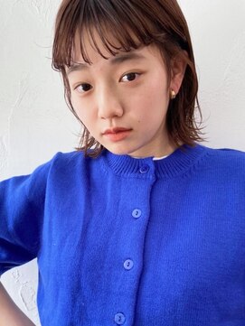 ハニーマスタード(HONEY MUSTARD) タイトな耳かけアレンジが可愛いレイヤーボブ