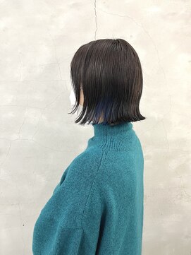 エンドリンク(endlink) インナーブルー×外はねぱつッとボブ