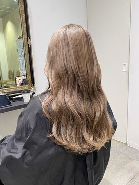 ガレリアエレガンテ 西尾店(GALLARIAElegante) ミルクティーグレージュ